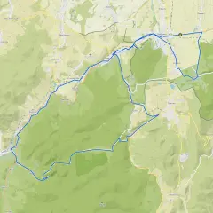 Mapa turystyczna z zaznaczoną trasą wokół Głuchołaz. Atrakcje przyrodnicze i miejscowości na trasie.