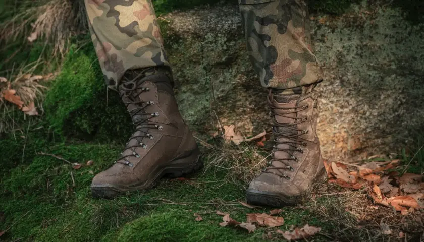 Solidne buty trekkingowe z membraną Gore-Tex, idealne na każdy teren. Różne rodzaje Gore-Tex zapewniają komfort i ochronę.