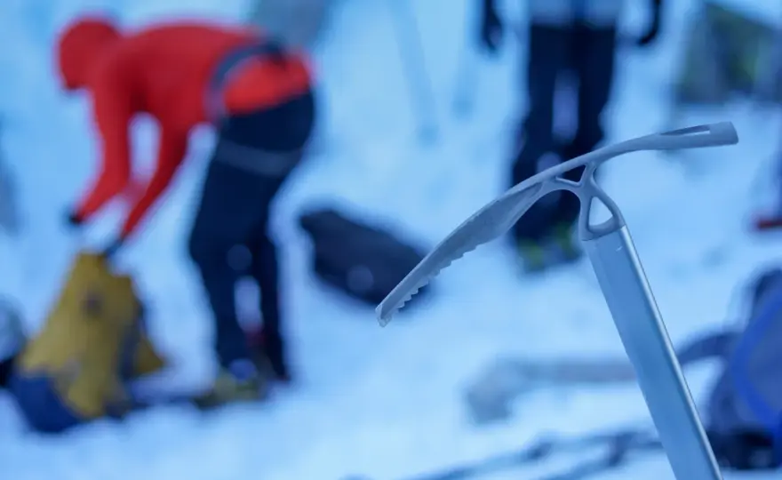 Jak dobrać czekan na zimowe Tatry? Praktyczny poradnik