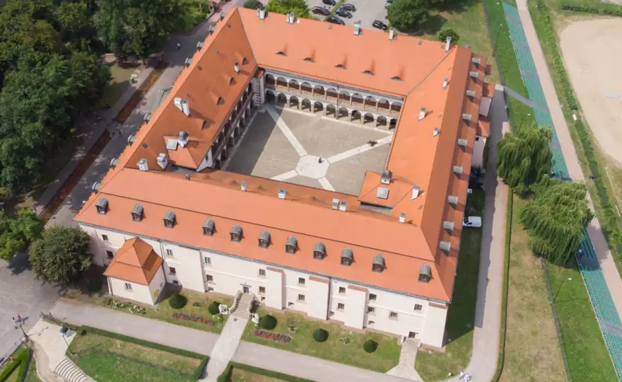Niepołomice na jeden dzień - zamek, puszcza i atrakcje