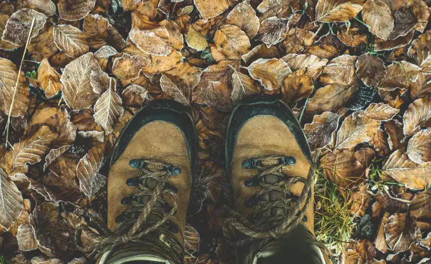 Czym impregnować buty trekkingowe? Dobierz środek do materiału