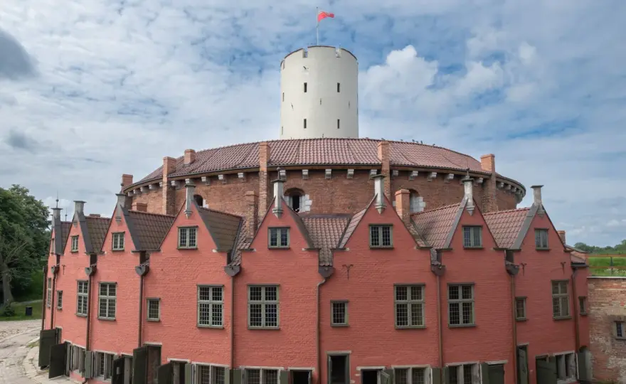 Nieoczywisty Gdańsk - twierdze, murale i miejsca poza szlakiem